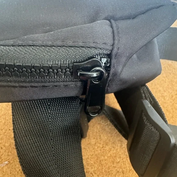 CJLA Carly Jean Los Angeles Belt Bag Fanny Pack Travel - Picture 10 of 12